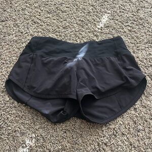 LULULEMON SPEED UP SHORTS 2.5”